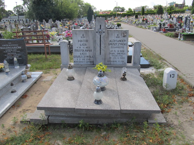 Grób Wiktor Łada
