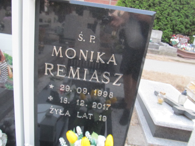 Monika Remiasz 1998 Inowrocław - Grobonet - Wyszukiwarka osób pochowanych