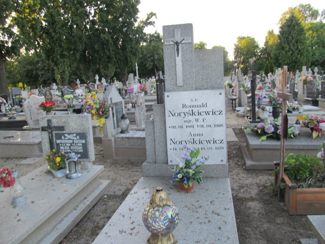 Grób Romuald Noryśkiewicz