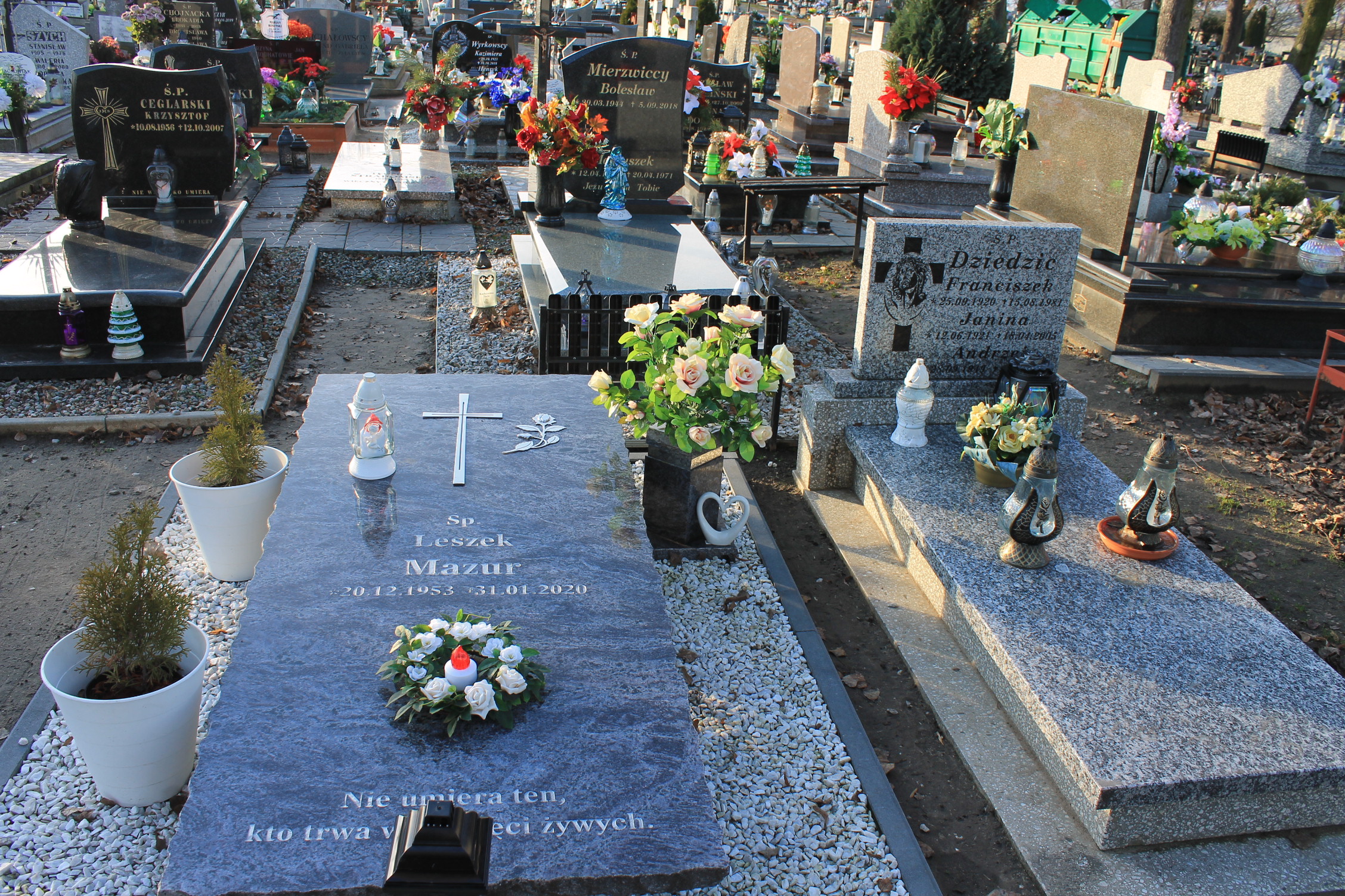 Grób Leszek Mazur