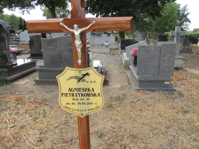 Agnieszka Pietrzykowska 1982 Inowrocław - Grobonet - Wyszukiwarka osób pochowanych